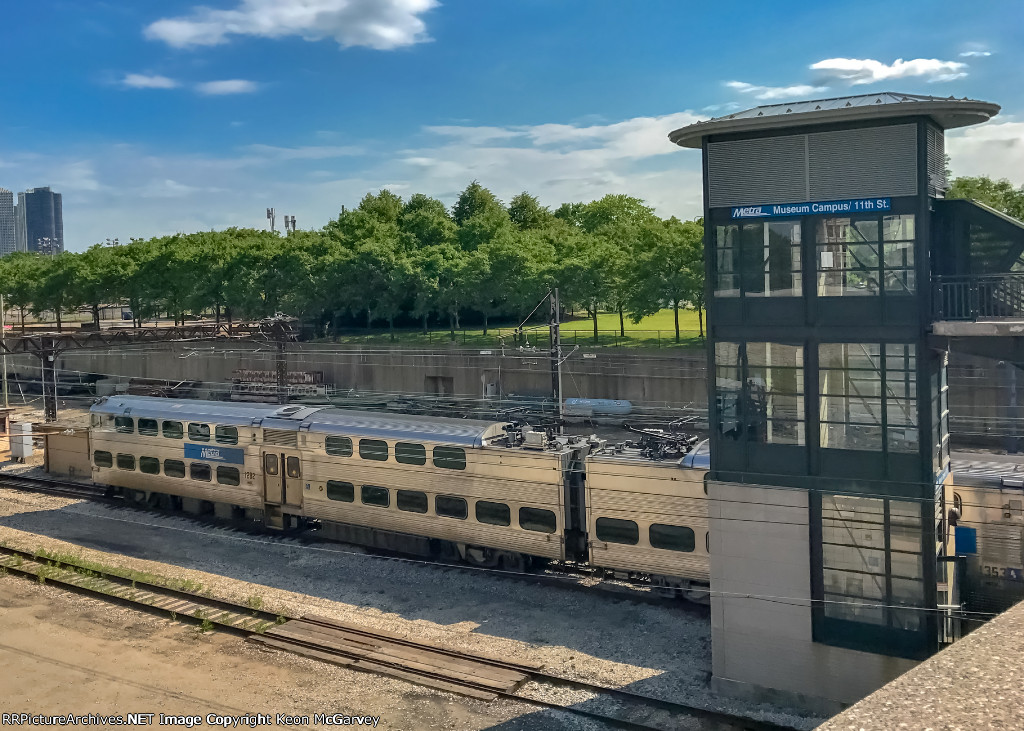 Metra Museum Campus